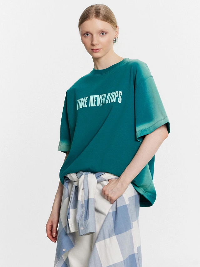 Футболка женская зеленая "time never stops" - 6