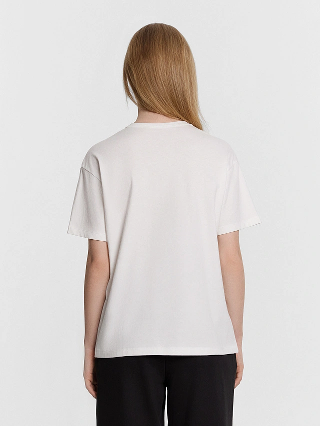 Футболка женская белая с принтом и надписью "Гляжу - опавший лист... " - 2