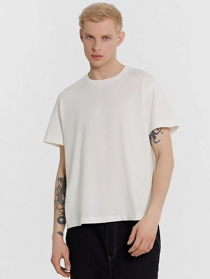 картинка Футболка мужская белая от магазина мужской одежды Mark Formelle