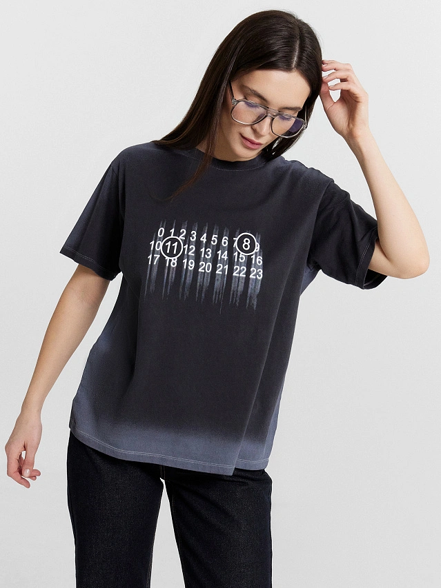 Футболка женская серая с принтом - 5