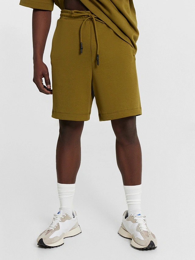 Комплект мужской хаки: футболка и шорты - 4