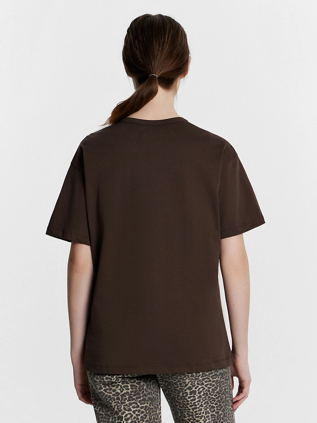 Футболка женская коричневая с принтом - 2