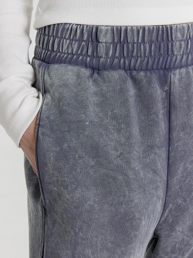 Брюки женские серые с обработкой эйсид - 4