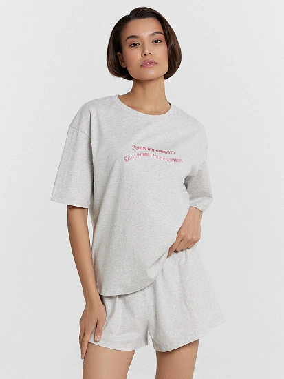 картинка Комплект домашний серый с надписью "Зачем переживать, если можно не переживать" от магазина стильной одежды Mark Formelle