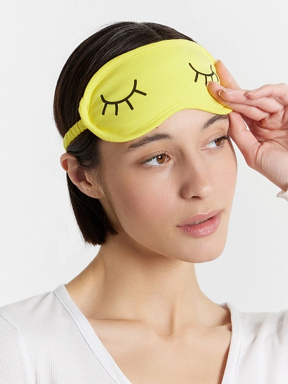 картинка Повязка на голову для сна желтая от магазина стильной одежды Mark Formelle