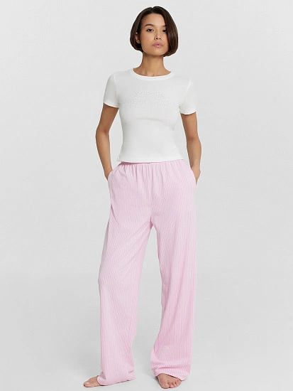 картинка Комплект домашний с надписью из страз "Корона у меня в крови" от магазина стильной одежды Mark Formelle