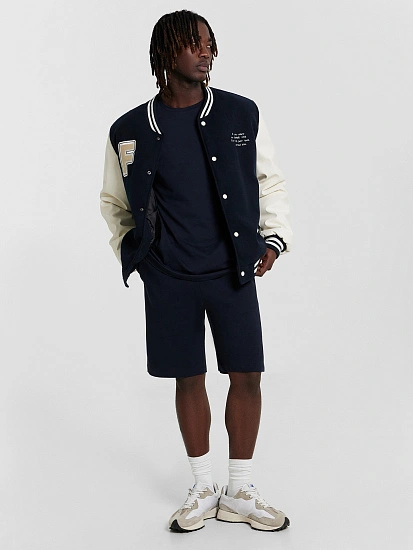 картинка Шорты мужские синие от магазина мужской одежды Mark Formelle