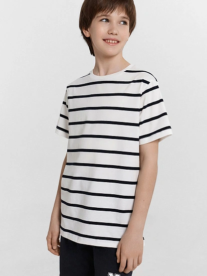 картинка Футболка для мальчиков в полоску  от магазина одежды для мальчиков от бренда Mark Formelle