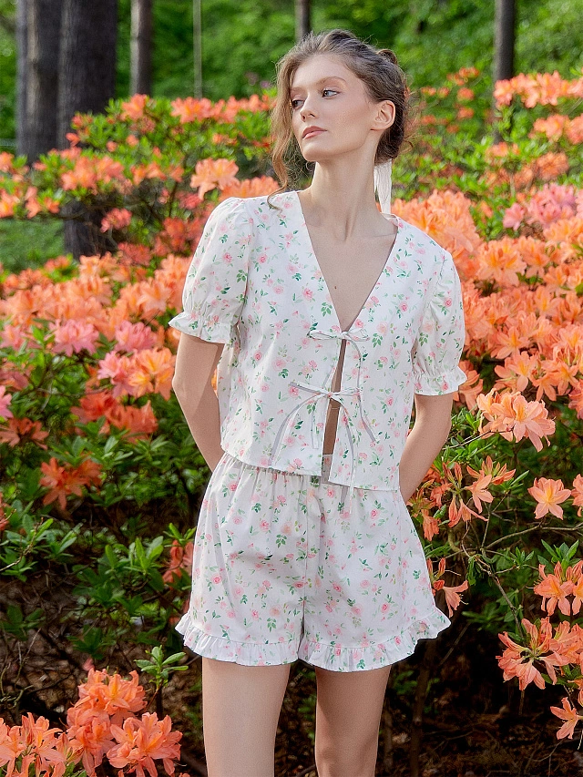 Комплект домашний женский кремовый с цветочным принтом - 1