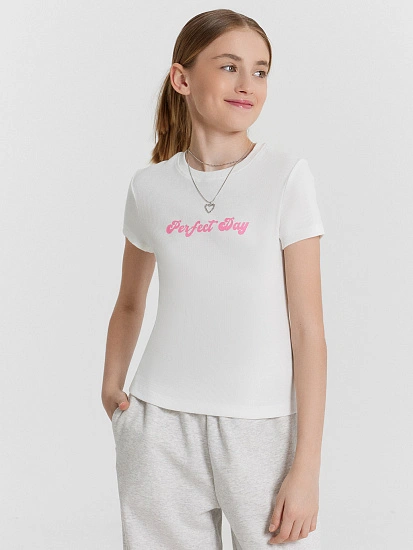 картинка Футболка для девочек белая с принтом в виде надписи  "Perfect day" от известного бренда одежды для девочек Mark Formelle