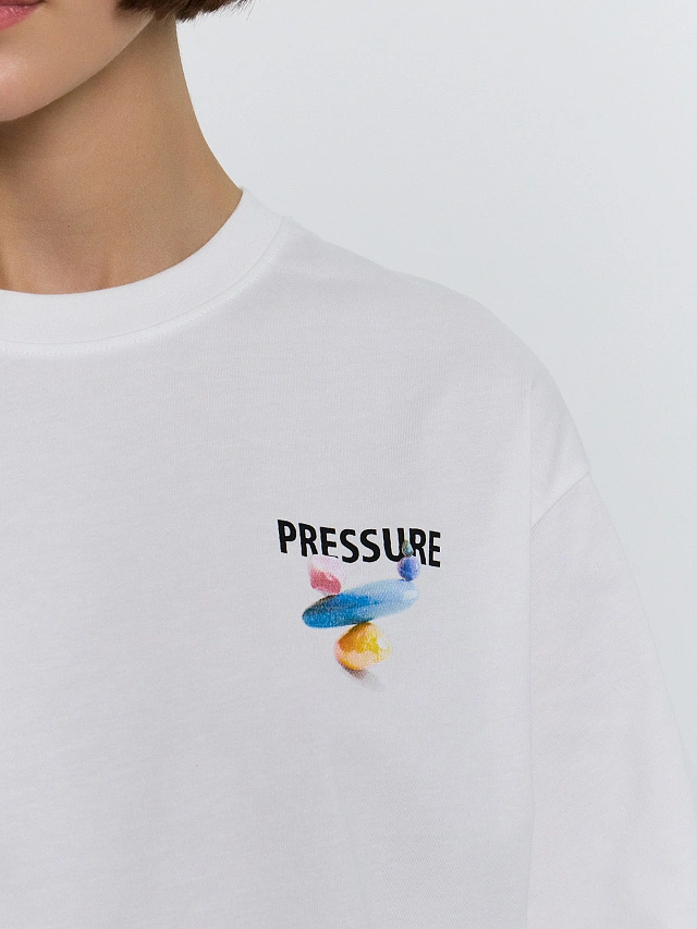 Футболка женская белая с принтом "Pressure" - 4