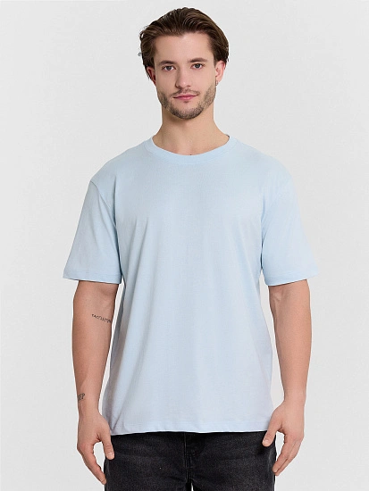 картинка Футболка мужская голубая от магазина мужской одежды Mark Formelle