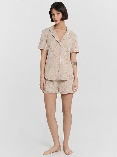 картинка Комплект домашний женский бежевый с цветочным принтом от магазина стильной одежды Mark Formelle