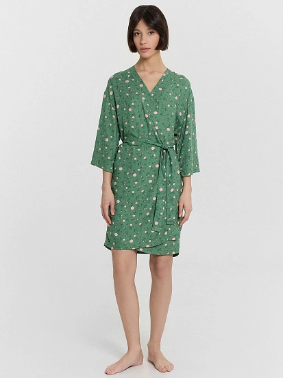 картинка Халат женский зеленый с цветочным принтом  от магазина стильной одежды Mark Formelle
