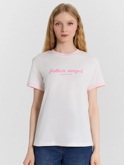 картинка Футболка женская белая с надписью "Fallen angel" от магазина стильной одежды Mark Formelle