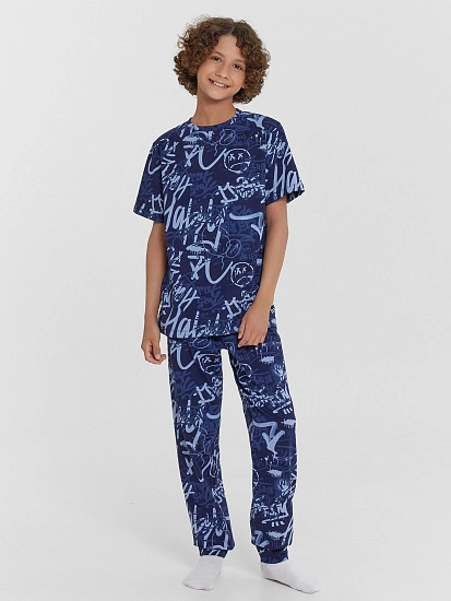 картинка КОМПЛЕКТ ДЛЯ МАЛЬЧИКОВ (ФУТБОЛКА, БРЮКИ) от магазина одежды для мальчиков от бренда Mark Formelle