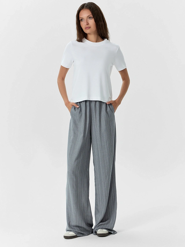 Брюки женские серые в полоску - 4