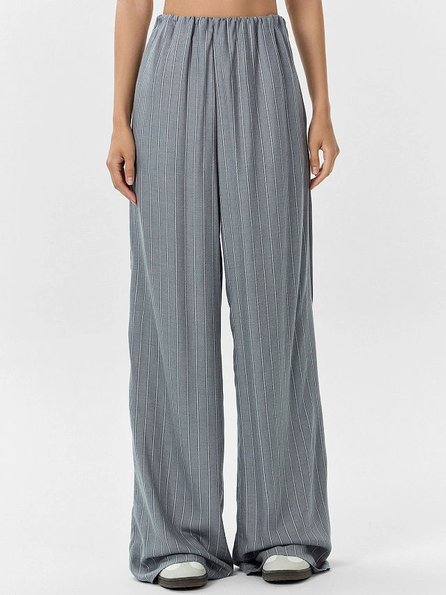 Брюки женские серые в полоску - 2