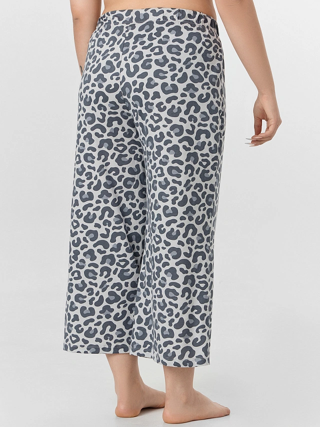 Комплект домашний женский серый: футболка и бриджи - 7