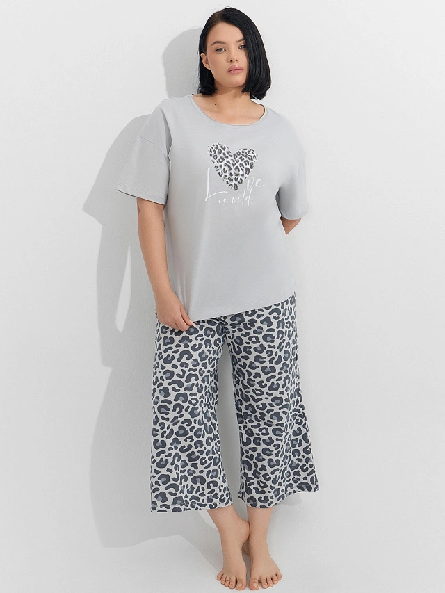 Комплект домашний женский серый: футболка и бриджи - 9