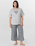 Комплект домашний женский серый: футболка и бриджи