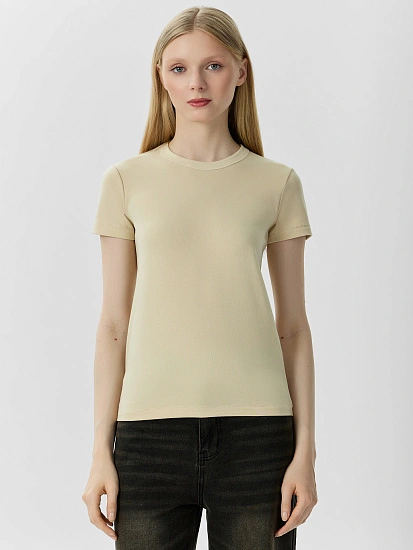 картинка Футболка женская бежевая от магазина стильной одежды Mark Formelle