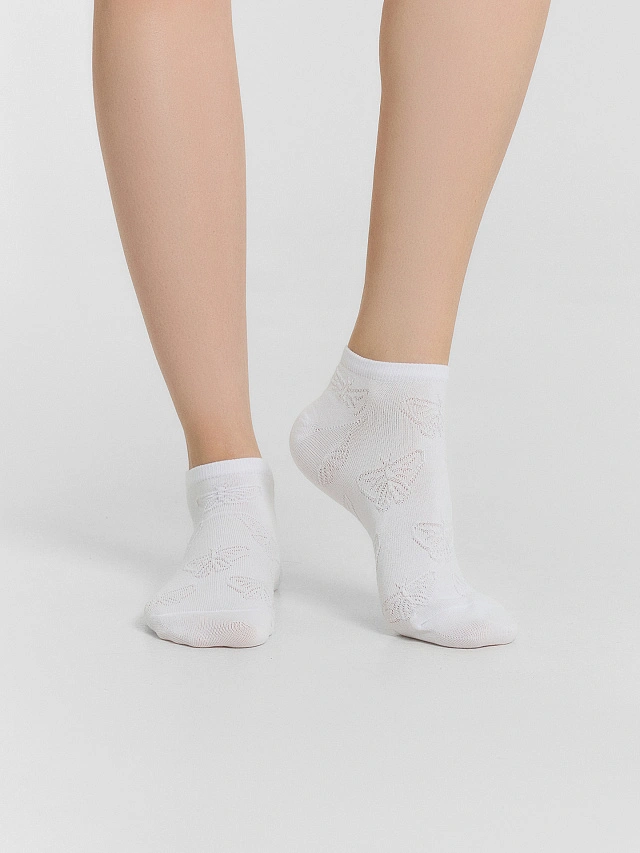 Носки женские белые с узором в виде бабочек - 2