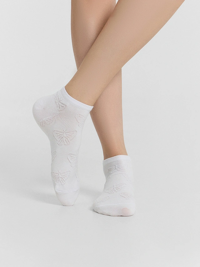 Носки женские белые с узором в виде бабочек - 3