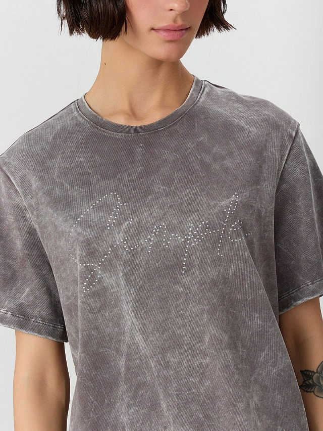 Футболка женская серая со стразами - 5