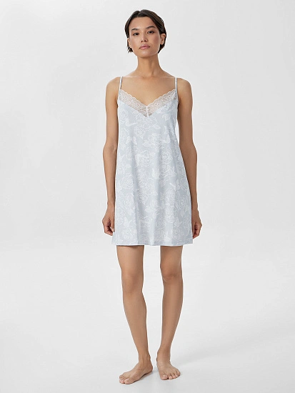 картинка Сорочка домашняя женская голубая с принтом "бабочки" от магазина стильной одежды Mark Formelle