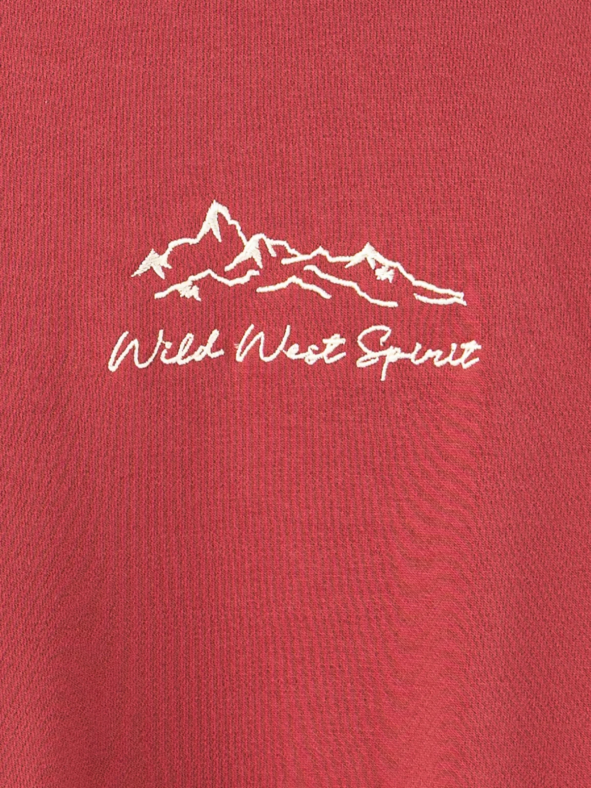 Свитшот женский красный с надписью "Wild west spirit"
