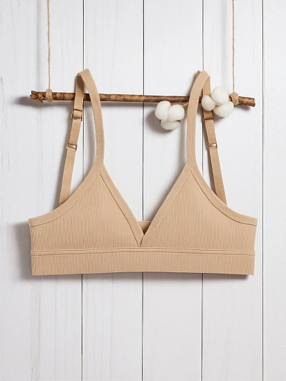 картинка Бюстье для девочек бежевое от известного бренда одежды для девочек Mark Formelle