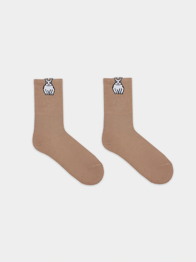 Носки женские коричневые с рисунком в виде кролика - 6