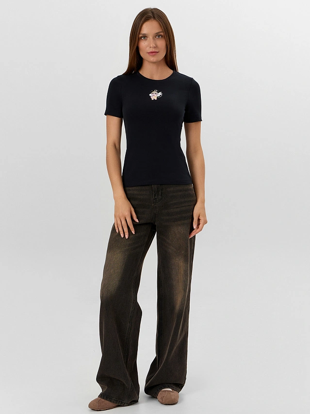 Футболка женская черная с принтом - 4