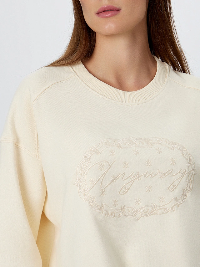 Свитшот женский бежевый с надписью "Аnyway" - 5