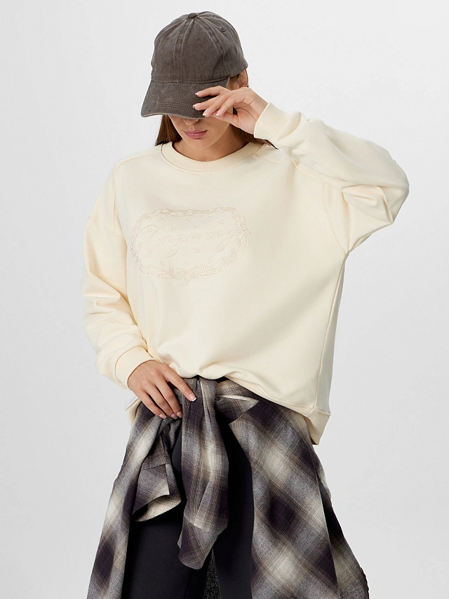 Свитшот женский бежевый с надписью "Аnyway" - 7