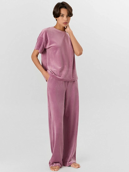 картинка Комплект женский домашний розовый от магазина стильной одежды Mark Formelle
