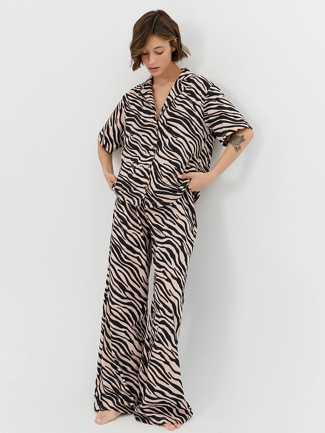 Комплект женский домашний с анималистичным принтом - 10