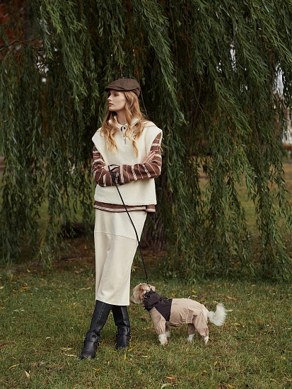 картинка Юбка женская бежевая от магазина стильной одежды Mark Formelle