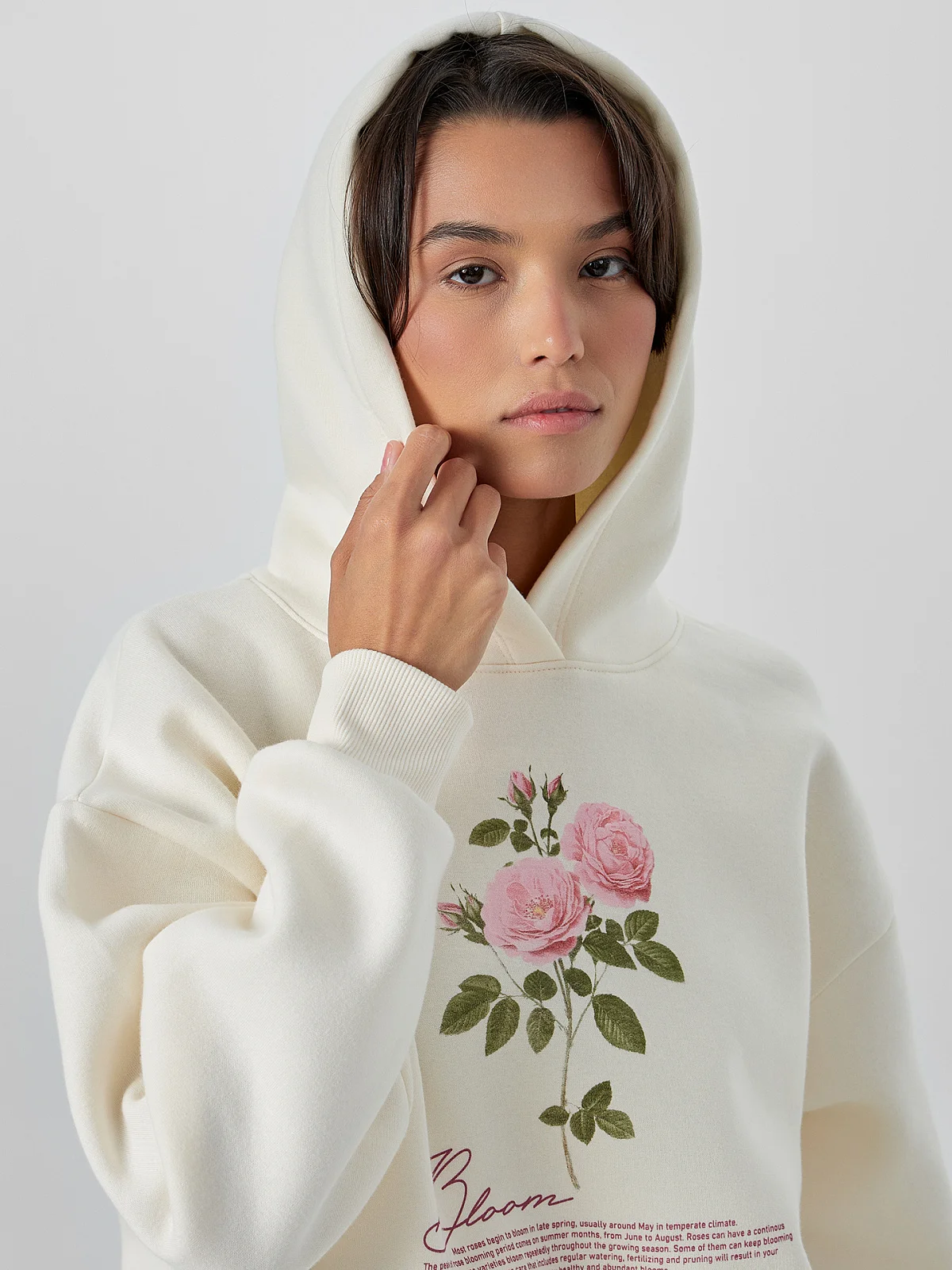 Худи женское молочное с надписью "Bloom"