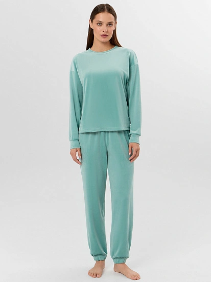 картинка Комплект женский велюровый зеленый от магазина стильной одежды Mark Formelle