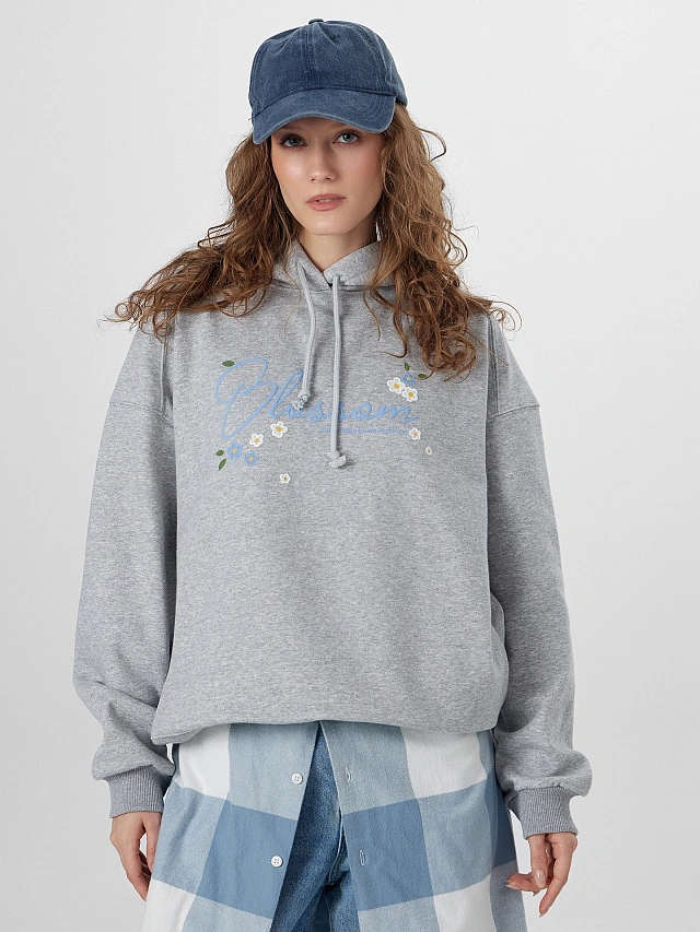 Худи женское серое с надписью "Blossom" - 9