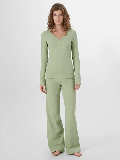 картинка Комплект домашний женский зеленый от магазина стильной одежды Mark Formelle