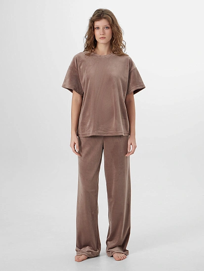 картинка Комплект женский велюровый домашний от магазина стильной одежды Mark Formelle