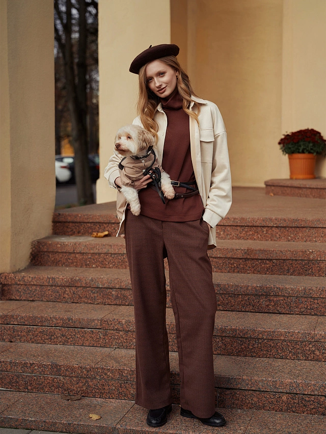 Брюки женские коричневые в клетку - 3