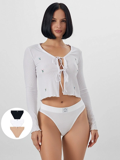 Әйелдер түкті қынаптарын мастурбациялайды және зорлықпен сперма жасайды.