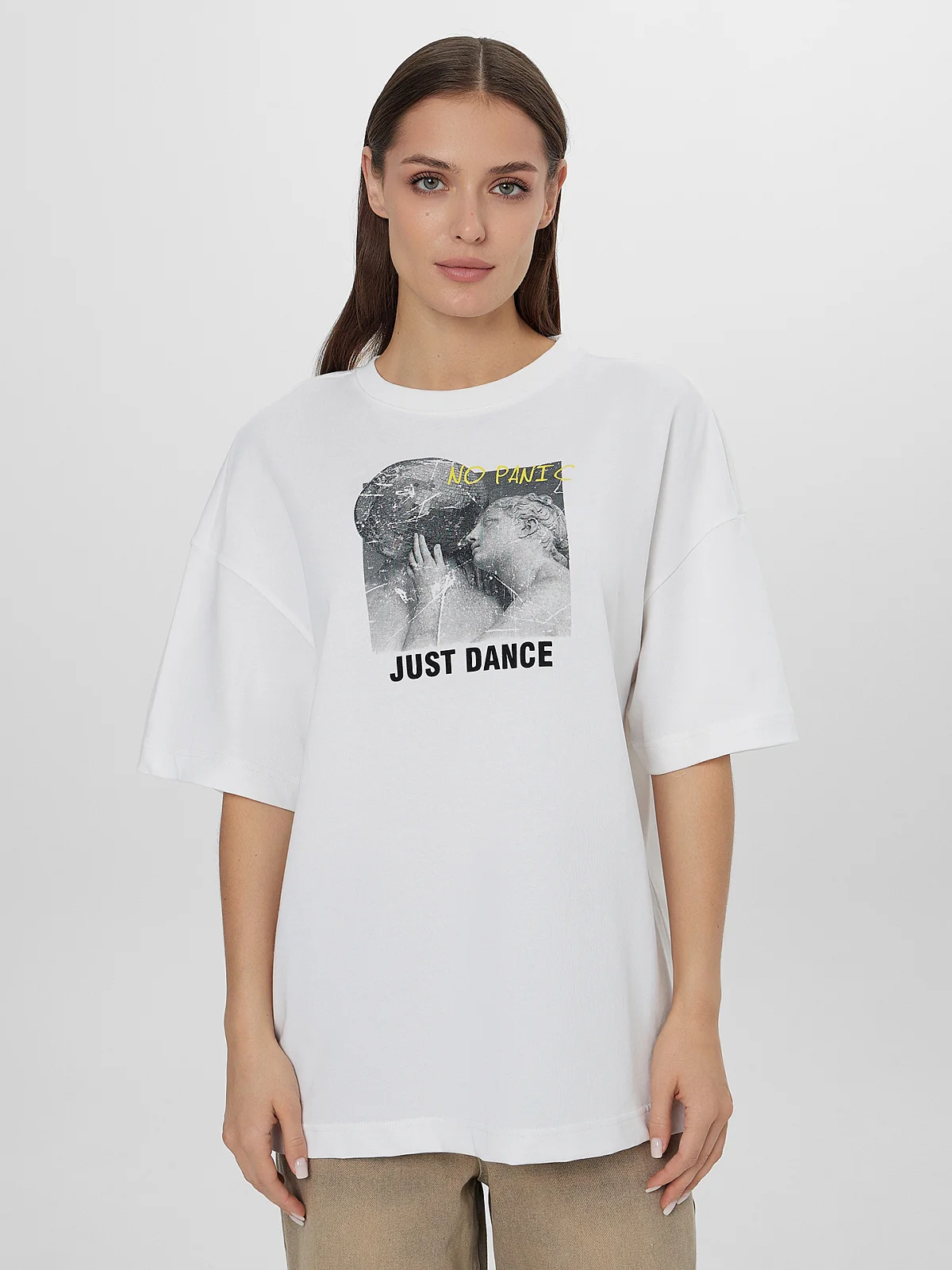 Футболка женская с надписью "No panic. Just dance" - 4