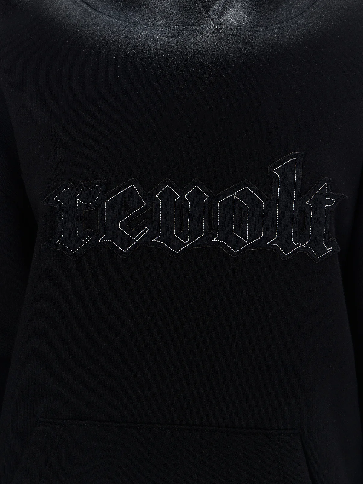 Худи женское черное с начесом и надписью "Revolt"