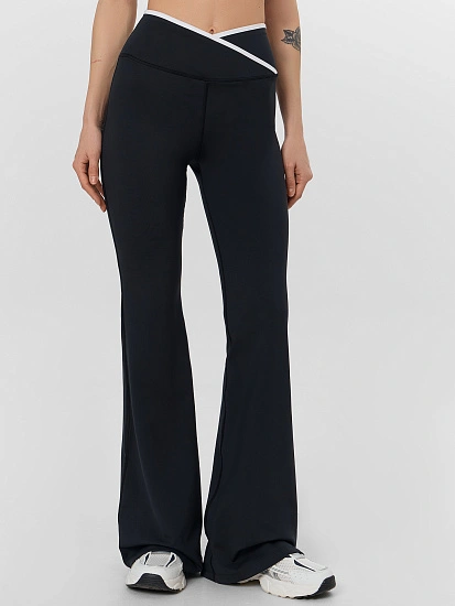 картинка Брюки женские черные от магазина стильной одежды Mark Formelle