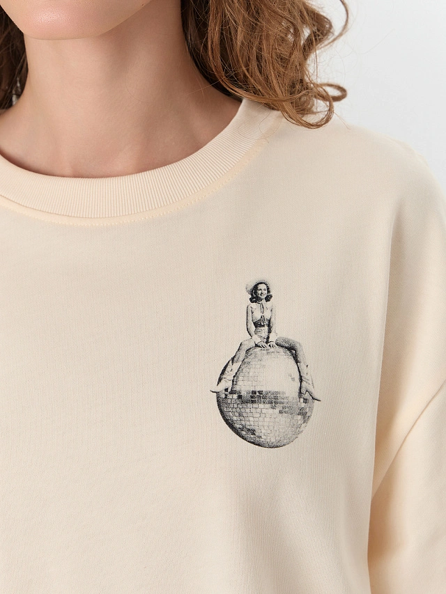 Футболка женская бежевая с принтом - 6